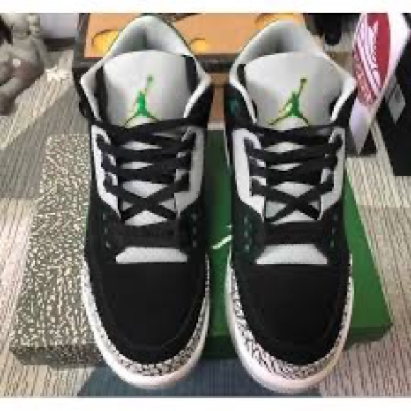 AIR JORDAN 3 RETRO 'PINE GREEN' - Picture 2 of 2